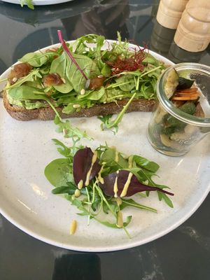 Avocado bread with grilled veggies  #Veganuary at mi . . . Café & Bar in Moerfelden-walldorf
