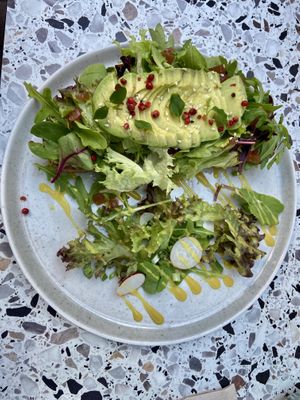 Avocado Stulle  at mi . . . Café & Bar in Moerfelden-walldorf