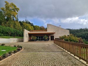 The hotelentrance and their bicycles. at Hídrica do Caima in Oliveira De Azemeis
