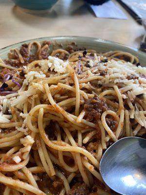 Vegan bolognese with vegan cheese   at Numa – Die Nudelmacher in Erfurt