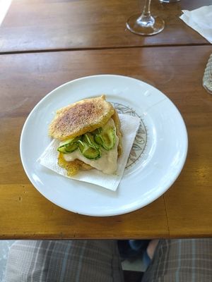 Pão de beijo (vegan) recheado at Meiuca in Juiz De Fora