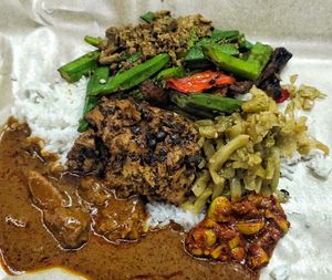 Mixed veggies rice very flavourful at Ci Xin Da Ai Gong De Zai - 慈心大愛功德齋 in Johor Bahru