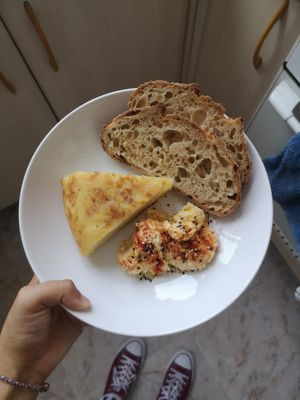Hummus and tortilla (bread is my own) at Vegetart Cuina Vegana in Barcelona
