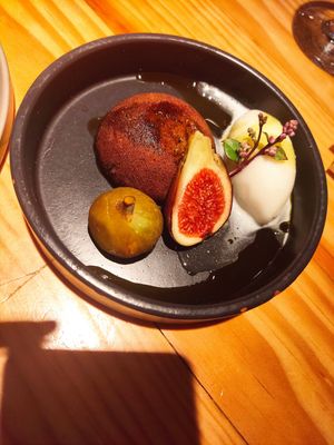 Fig textures with citrus sorbet at Rasoterra in Barcelona