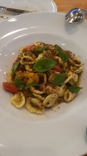 Orecchiette al pesto de algas, tomate cherry confitado y pan rallado. at Rasoterra in Barcelona