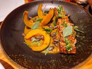 TEMPEH caso!à d'ametlles, carbassa Hokkaido, pipes, gremolata (gf) at Rasoterra in Barcelona