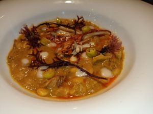 Cocido de mitake y alubias at Rasoterra in Barcelona