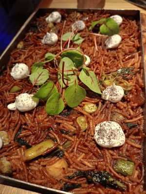 Fideua con allioli de higo at Rasoterra in Barcelona