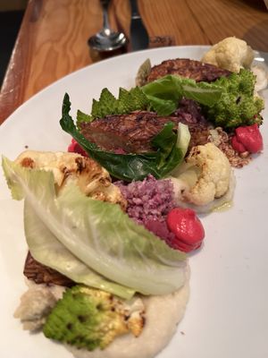 Glazed tempeh with beet cream and white cacao cauliflower base #Veganuary at Rasoterra in Barcelona