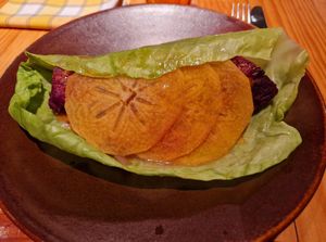 MONIATO morat rostit, caquis persimmon, col picuda, vinagreta de mostassa de la Vall d'Aran (gf) at Rasoterra in Barcelona