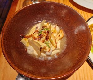 XIRIVIA rostida, pipes especiades, brou de kombu at Rasoterra in Barcelona