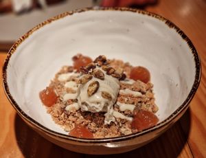 CODONY al vermut, gelat, garrapinyat i crumble de PiPES de carbassa i crema de codony at Rasoterra in Barcelona