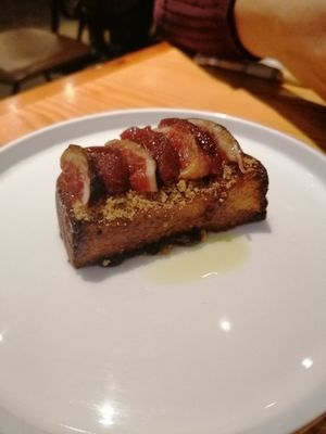 Figs brioche at Rasoterra in Barcelona