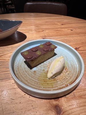  Ode to EXTRA VIRGIN OLIVE OIL (sponge cake, ice-cream, emulsion), chocolate, hazelnuts at Rasoterra in Barcelona