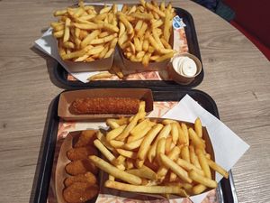 Medium fries, nuggest, corn classic and mayo at Pepas Vegan Frituur in Leuven