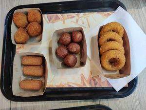 Les à côtés at Pepas Vegan Frituur in Leuven