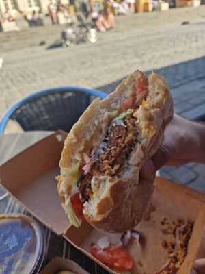 Special quarter pounder at Pepas Vegan Frituur in Leuven