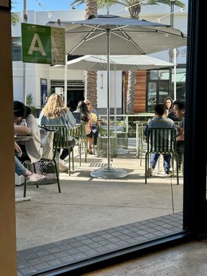 Outdoor Seating   at sweetgreen in Manhattan Beach
