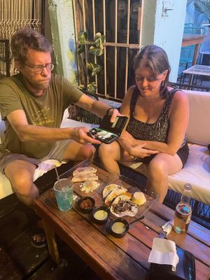 Son tan buenos que les toman foto  at La Vieja Escuela in Playa Del Carmen