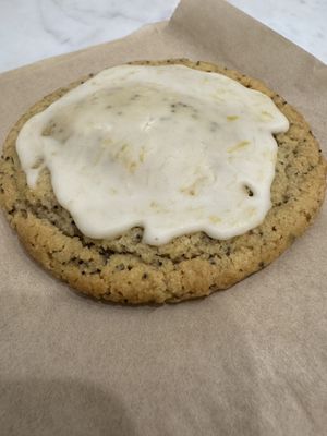 Lemon poppyseed cookie #Veganuary at Orange & Blossom Patisserie in Portland