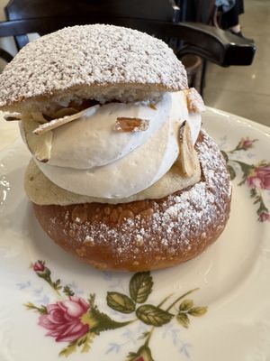 Swedish semlor #Veganuary at Orange & Blossom Patisserie in Portland