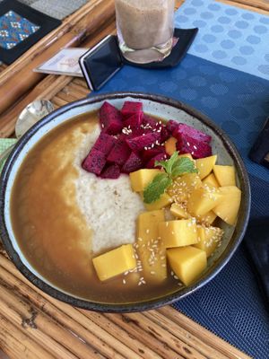 Oatmeal with fruit   at Cambodhi in Kampot