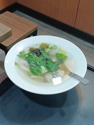 餛飩湯 at Rude Vegetarian Noodle World in New Taipei City