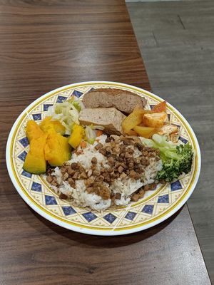 麻辣臭豆腐飯 at Rude Vegetarian Noodle World in New Taipei City