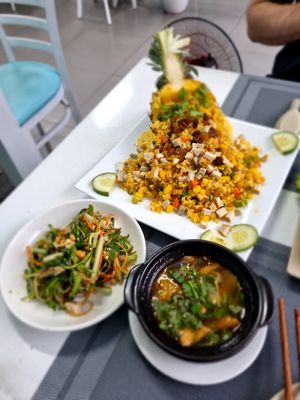 Pineapple Fried Rice and Side Dishes at An Nhi Chay in Hue