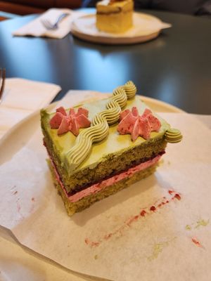 SPRING FORWARD
Matcha olive oil sponge, raspberry buttercream filling, raspberry jam, matcha buttercream frosting at Paper Cake Shop in Seattle