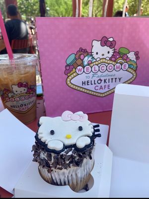 Gf vegan cupcake   at Hello Kitty Cafe in Las Vegas