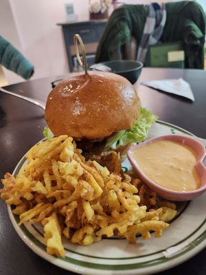 Burger was delisssss at Chà Là in Hanoi