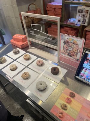 Shop   at Venuts in Osaka