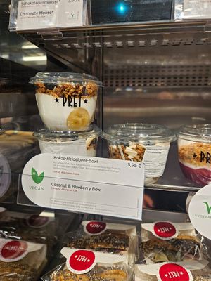 Kokos Heidelbeer Bowl at Pret A Manger - Hauptbahnhof in Frankfurt