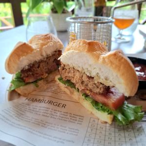 Inside mushroom burger 👀 at Restaurant Ave Del Paraiso in La Fortuna