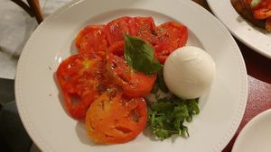 Caprese (vegetarisch) at Mercato Pompeiano Restaurant in Pompei