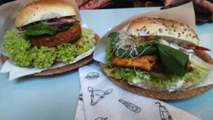 Jaglanex & Tofex at Krowarzywa - Hoza in Warsaw