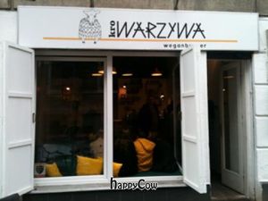 looking in at Krowarzywa - Hoza in Warsaw