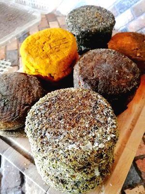 Quesos veganos at Alquimia en tu Plato by Viki Frau in Lanzarote