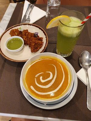 Soup and pakoras at Veganapati in Lisbon