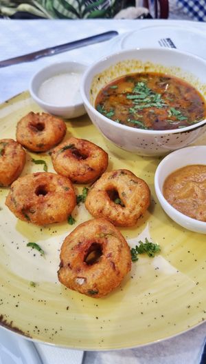 Menu Vada (delicious) at Veganapati in Lisbon