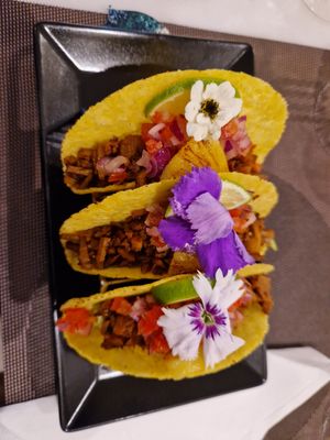 Tacos pastour at Veganapati in Lisbon