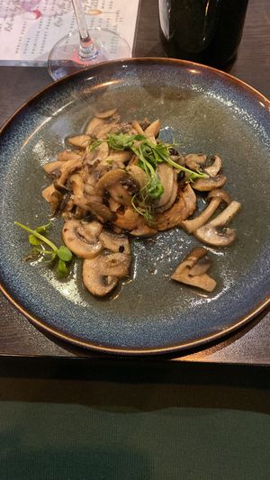 Garlic mushrooms, included enoki, shitake and chestnut   at Di Sopra in Alnwick