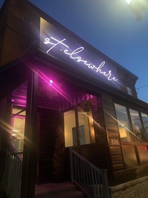 Entrance   at St. Elsewhere in Ottawa