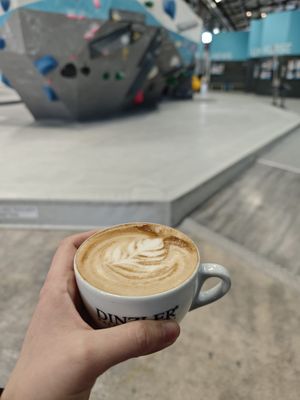 Latte Macchiato mit Hafermilch at Boulderwelt Dortmund in Dortmund