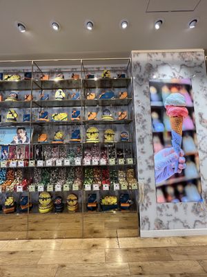 Vegan options: Almond, Mango, pear etc.  at Venchi in Nagoya