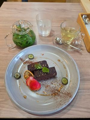  at EVERYONEs CAFE in Tokyo