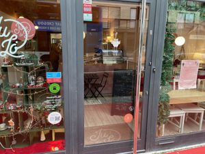 The shop window   at Ju De Ló in Matosinhos