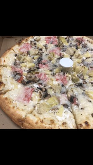 😍👌🏻 at Vegan Pizza in Garden Grove