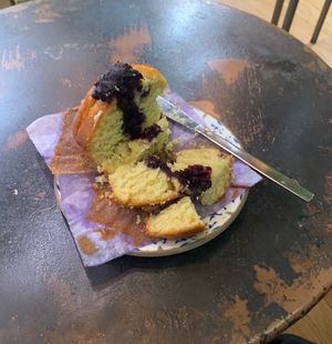 blueberry muffin   at Levadura Madre - Andrés Mellado in Madrid
